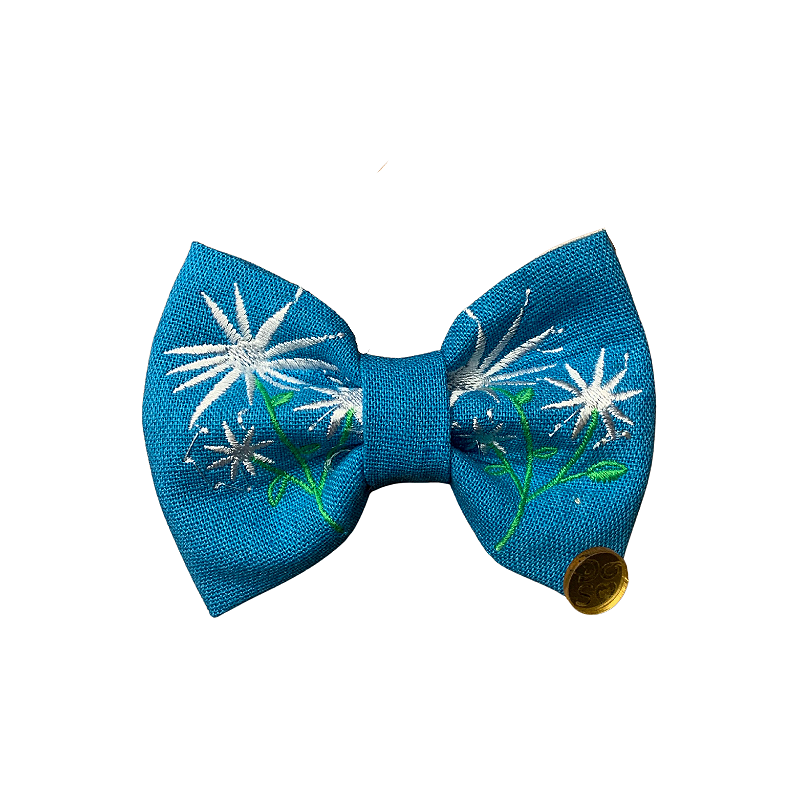 Gravata azul com bordado de Flores para pet