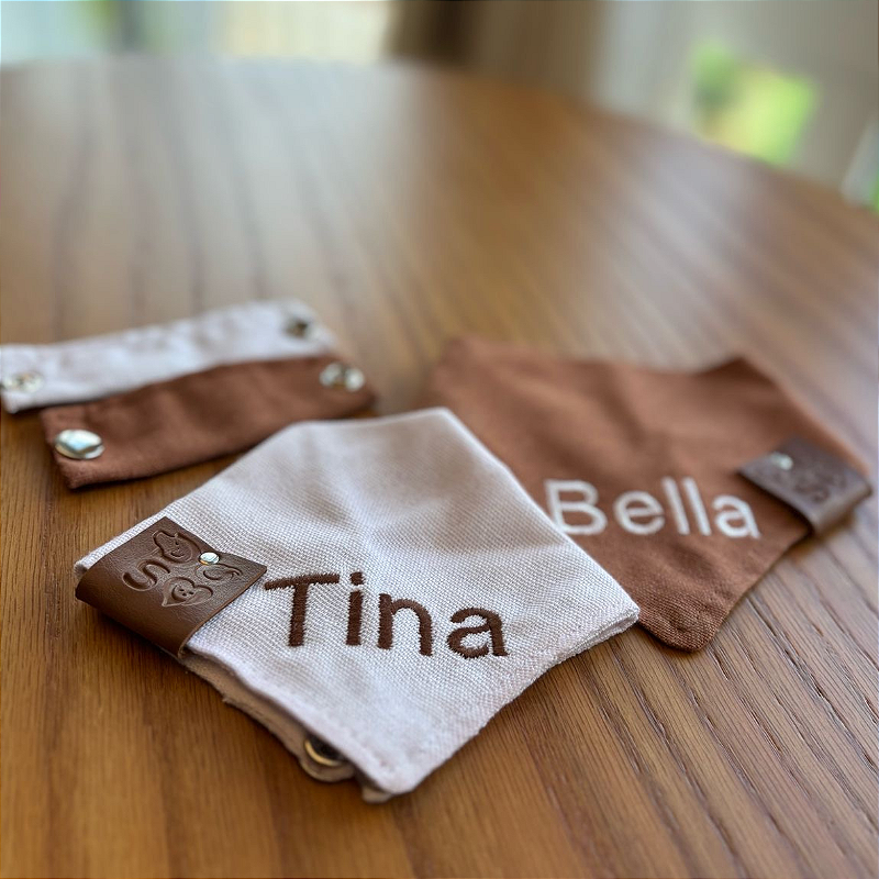 Super Shinebox bandana branca e marrom + extensores e 2 bordados para pet
